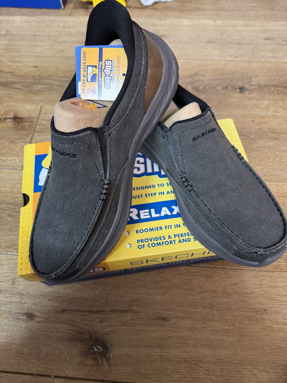 Mens sz 11 Skechers slip-ins new